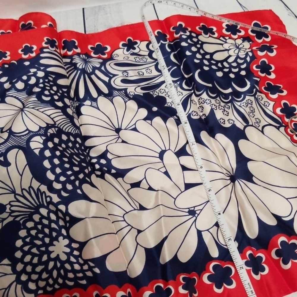 Vintage Scarf - Picture 4 of 6